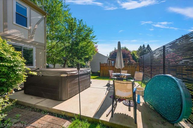 44831 Huntington Drive, Novi, MI 48375