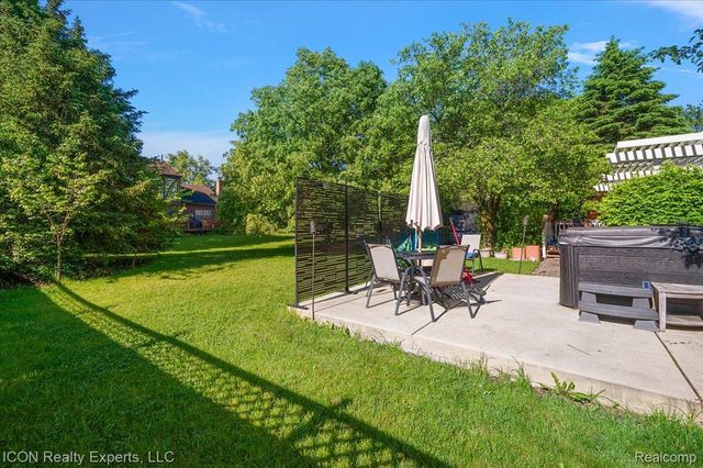 44831 Huntington Drive, Novi, MI 48375