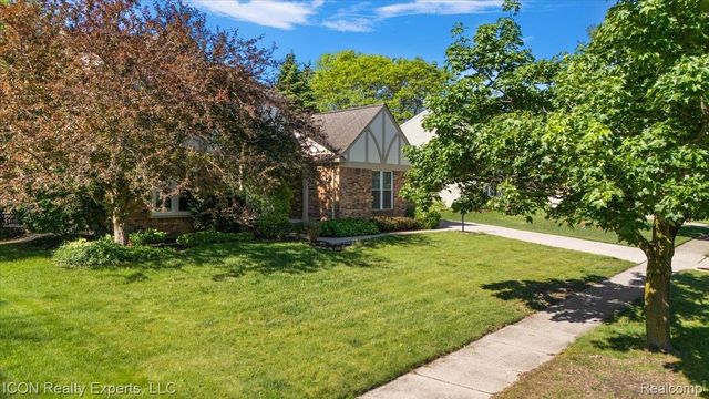 44831 Huntington Drive, Novi, MI 48375