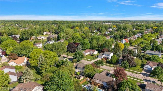 44831 Huntington Drive, Novi, MI 48375