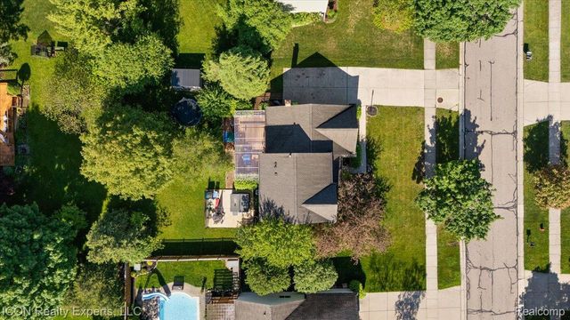 44831 Huntington Drive, Novi, MI 48375