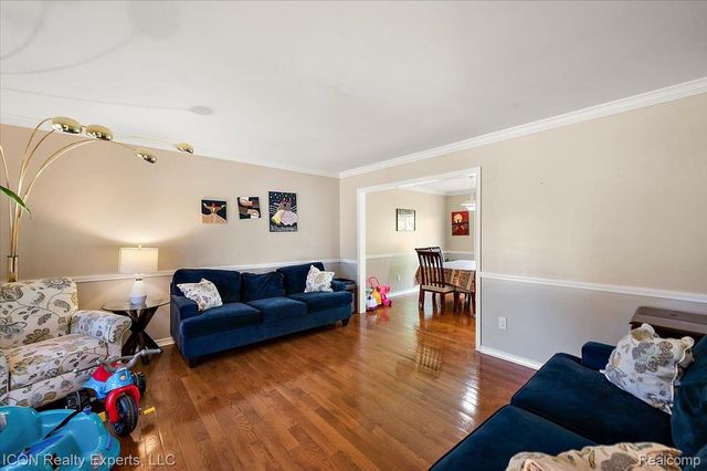 44831 Huntington Drive, Novi, MI 48375