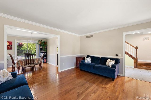 44831 Huntington Drive, Novi, MI 48375