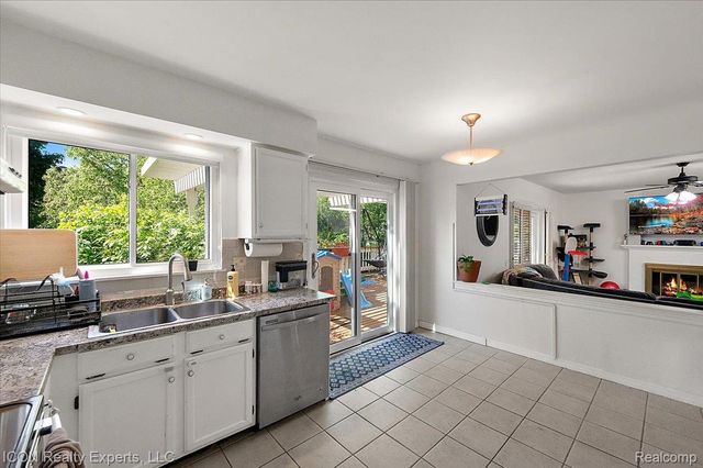 44831 Huntington Drive, Novi, MI 48375