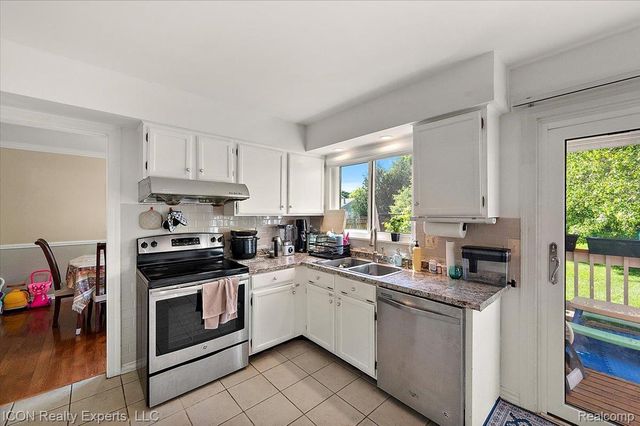 44831 Huntington Drive, Novi, MI 48375