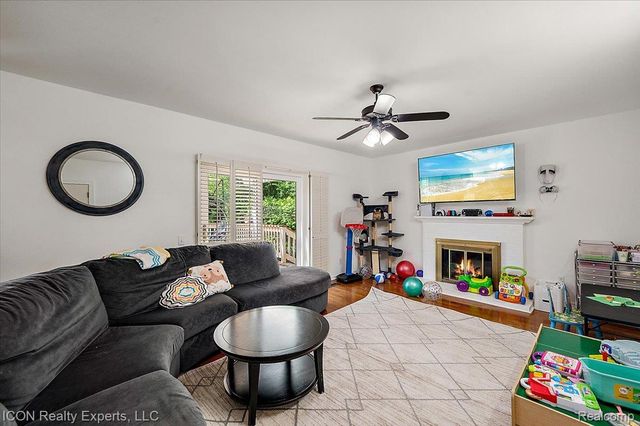 44831 Huntington Drive, Novi, MI 48375