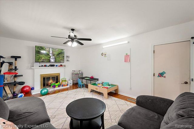 44831 Huntington Drive, Novi, MI 48375
