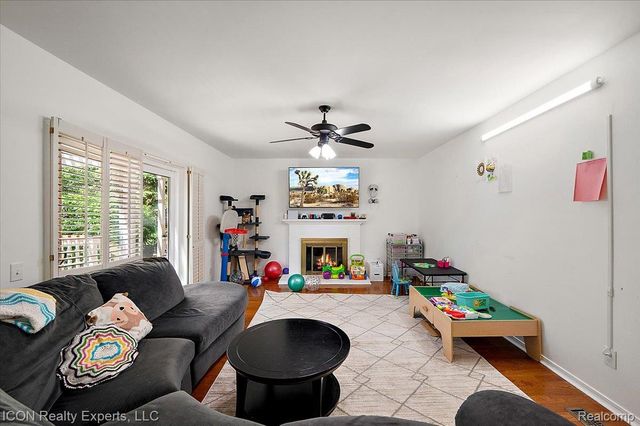 44831 Huntington Drive, Novi, MI 48375