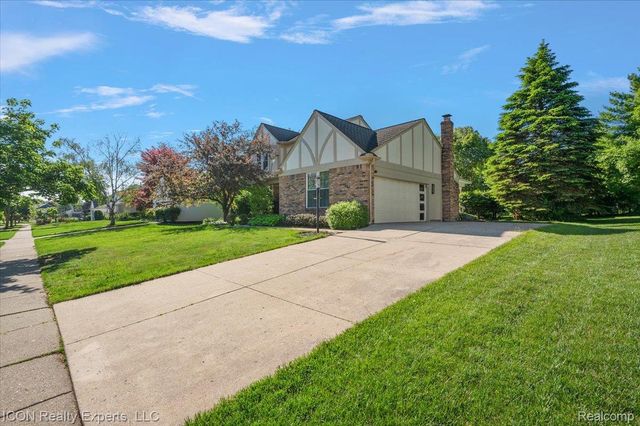 44831 Huntington Drive, Novi, MI 48375