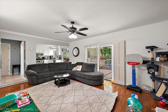 44831 Huntington Drive, Novi, MI 48375
