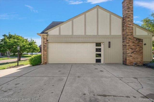 44831 Huntington Drive, Novi, MI 48375