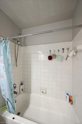44831 Huntington Drive, Novi, MI 48375