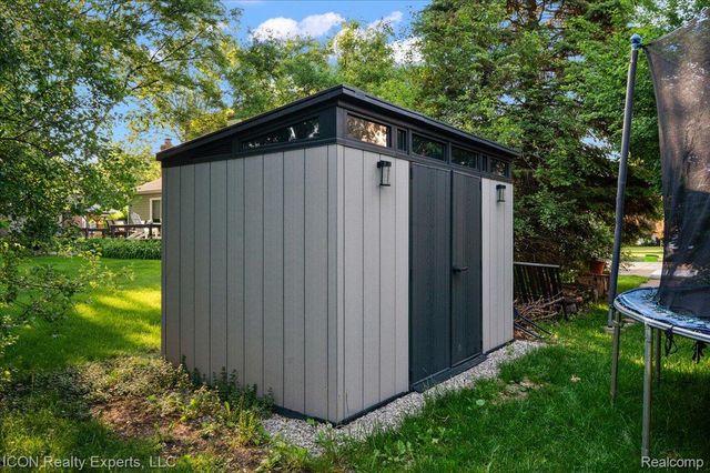 44831 Huntington Drive, Novi, MI 48375