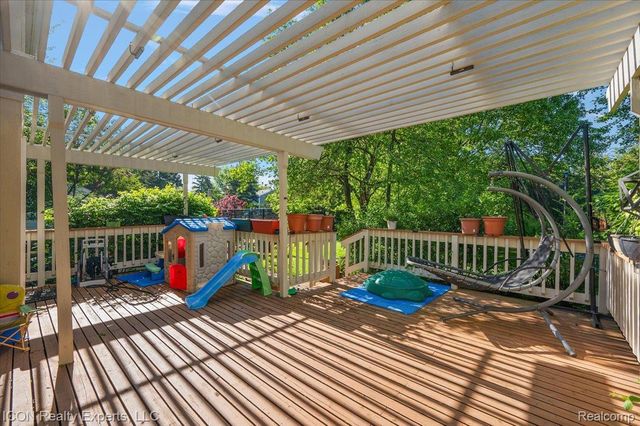 44831 Huntington Drive, Novi, MI 48375