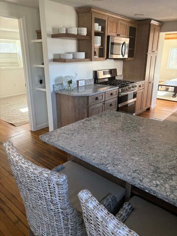 17 Bradford Ave, Scituate, MA 02066
