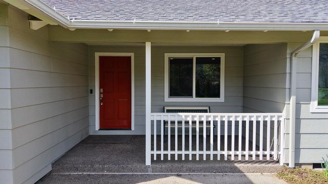 9401 Old Stage Road, Central Point, OR 97502