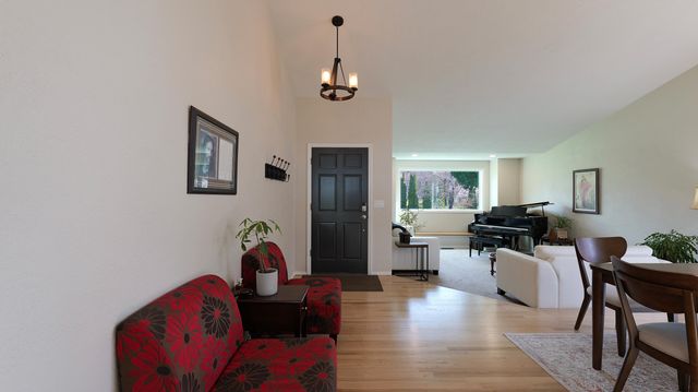 9401 Old Stage Road, Central Point, OR 97502