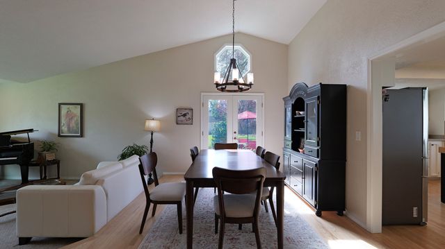 9401 Old Stage Road, Central Point, OR 97502