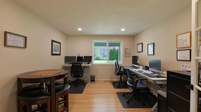 9401 Old Stage Road, Central Point, OR 97502