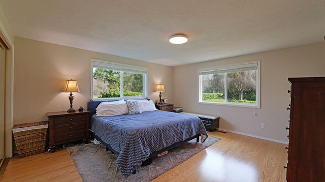 9401 Old Stage Road, Central Point, OR 97502