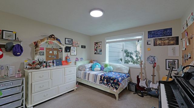 9401 Old Stage Road, Central Point, OR 97502