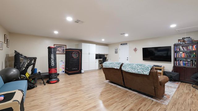 9401 Old Stage Road, Central Point, OR 97502