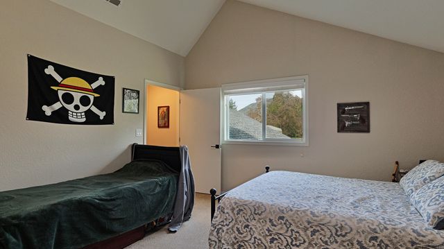 9401 Old Stage Road, Central Point, OR 97502