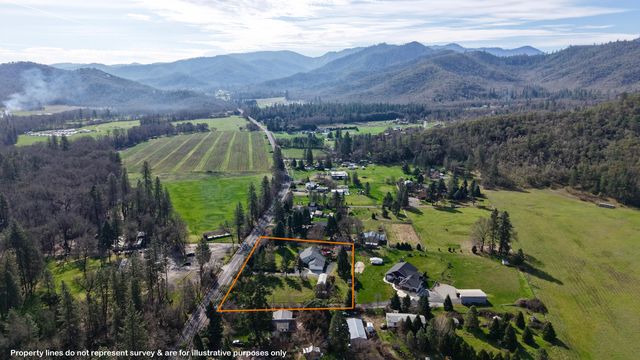 9401 Old Stage Road, Central Point, OR 97502