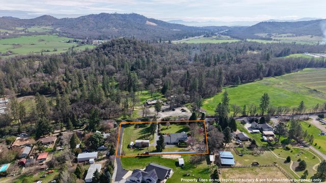 9401 Old Stage Road, Central Point, OR 97502