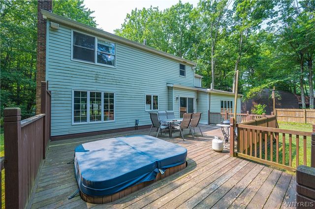 8969 Hammond Drive, Eden, NY 14057