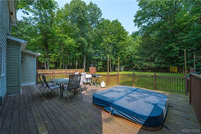 8969 Hammond Drive, Eden, NY 14057