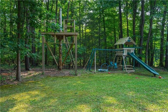 8969 Hammond Drive, Eden, NY 14057