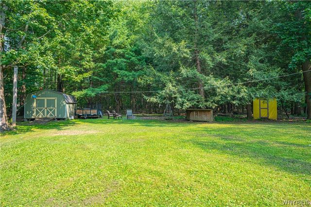 8969 Hammond Drive, Eden, NY 14057