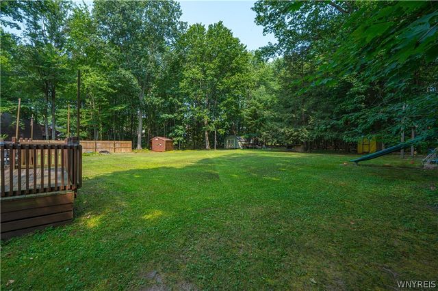 8969 Hammond Drive, Eden, NY 14057