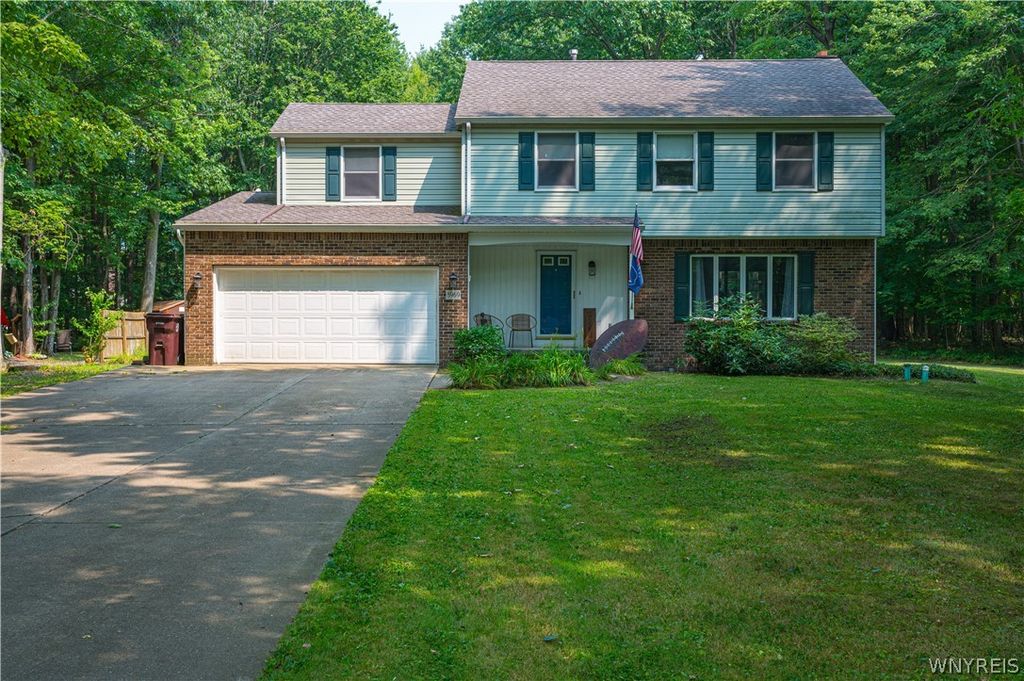 8969 Hammond Drive, Eden, NY 14057
