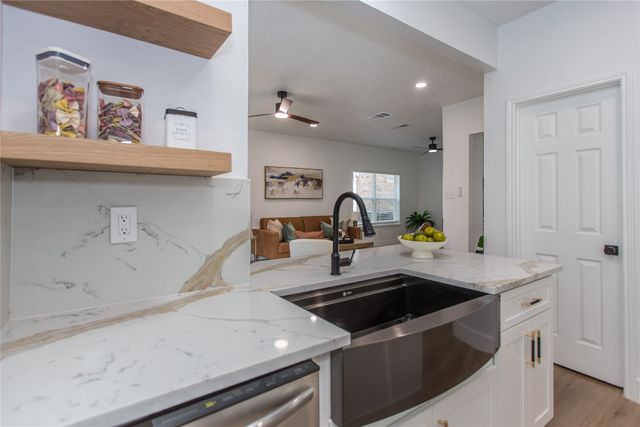 1704 Brookarbor Court, Arlington, TX 76018
