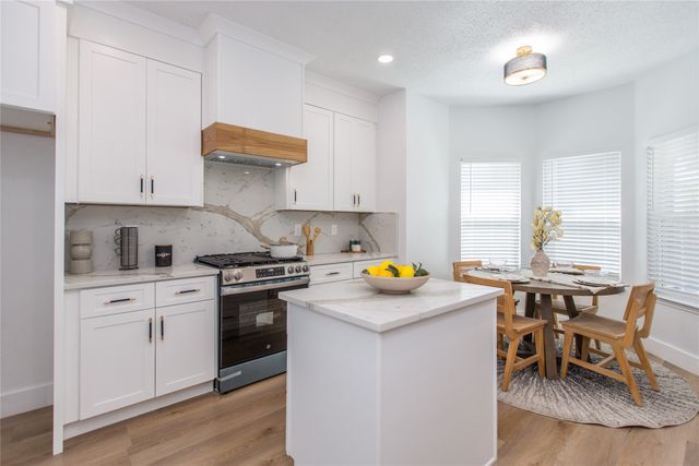 1704 Brookarbor Court, Arlington, TX 76018
