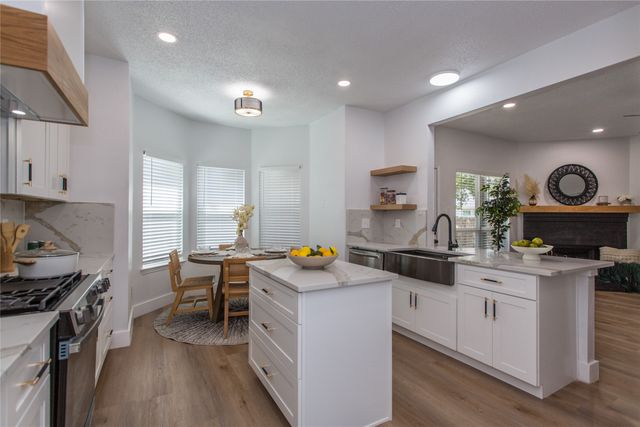 1704 Brookarbor Court, Arlington, TX 76018