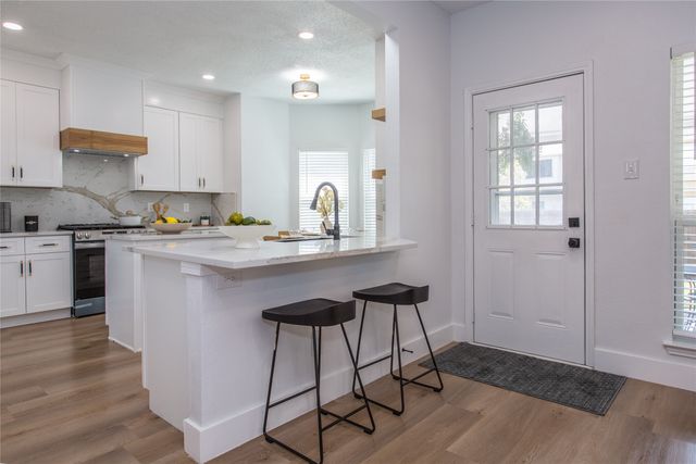 1704 Brookarbor Court, Arlington, TX 76018