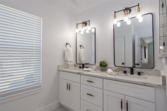 1704 Brookarbor Court, Arlington, TX 76018
