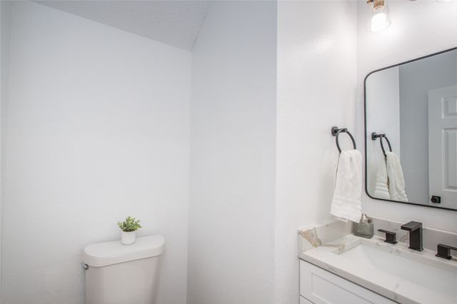 1704 Brookarbor Court, Arlington, TX 76018