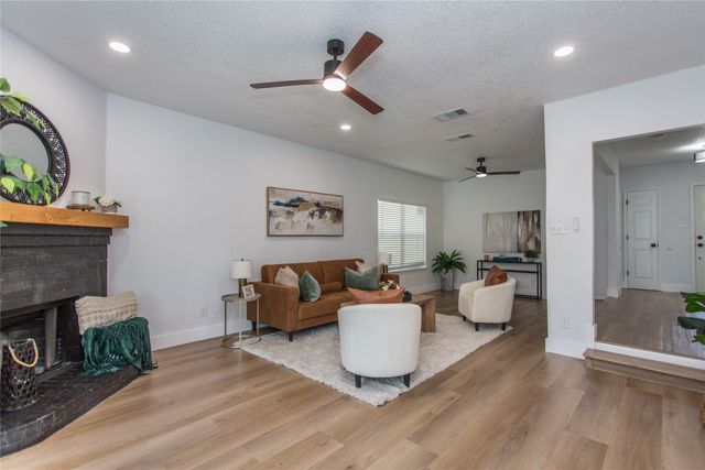 1704 Brookarbor Court, Arlington, TX 76018
