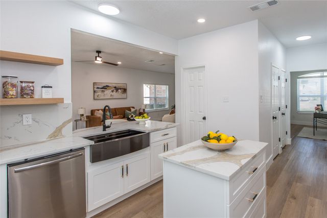 1704 Brookarbor Court, Arlington, TX 76018