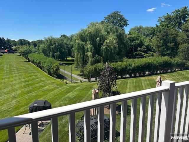 5 Tenakill Park E 205, Cresskill, NJ 07626