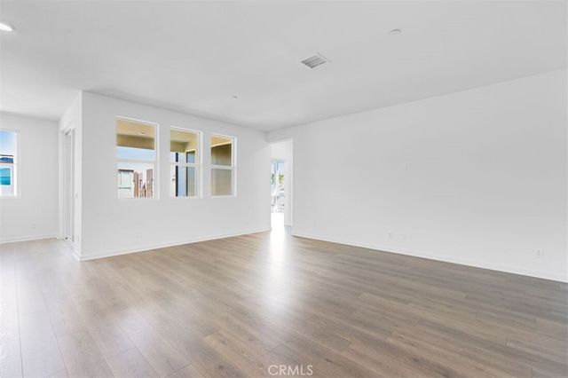 980 N Tangent Privado 305, Ontario, CA 91764