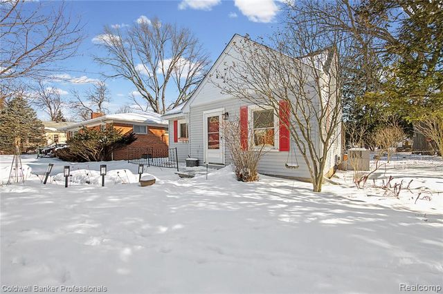 20922 Negaunee Street, Southfield, MI 48033