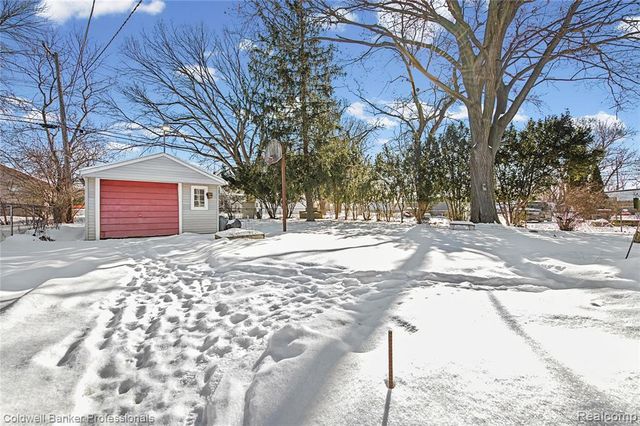 20922 Negaunee Street, Southfield, MI 48033