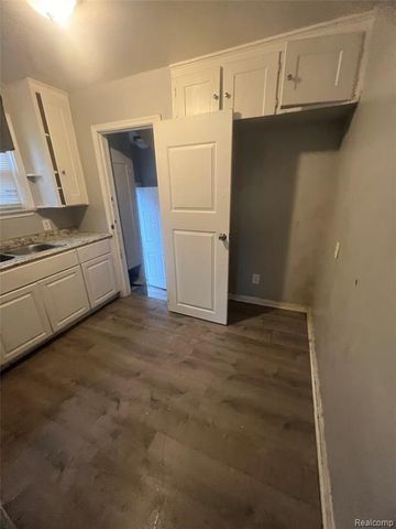 9599 Whitcomb Street, Detroit, MI 48227