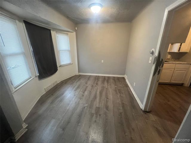 9599 Whitcomb Street, Detroit, MI 48227