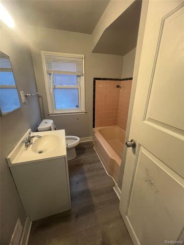 9599 Whitcomb Street, Detroit, MI 48227